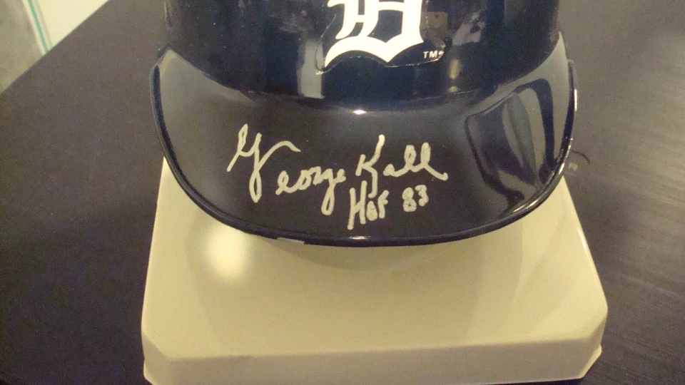 MINICASCO AUTOGRAFIADO POR GEORGE KELL TIGRES DE DETROIT FIRMADO 1983 HOF Foto 1 de 4