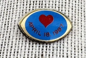 Commemorative April 18 1987 Heart Pin Vintage Gold Tone Blue Red Oval Lapel - Picture 1 of 6