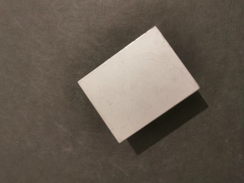 cache piles Pour télécommande freebox free v6 - Photo 1/1