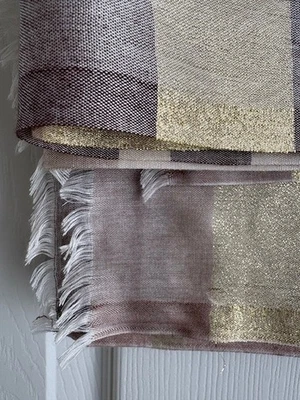 Bufanda de mezcla de seda nueva sin etiquetas, marfil, gris, rayas doradas pálidas, 29" x 80", ¡belleza sutil! Foto 1 de 4