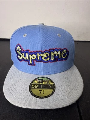 Sombrero ajustado Supreme Gonz Logo New Era talla 7 1/4 azul claro SS21 100 % auténtico* Foto 1 de 4