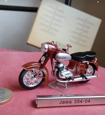 Jawa 354 Motorrad 1:24  Modellmotorrad Neu mit OVP - Bild 1 von 4