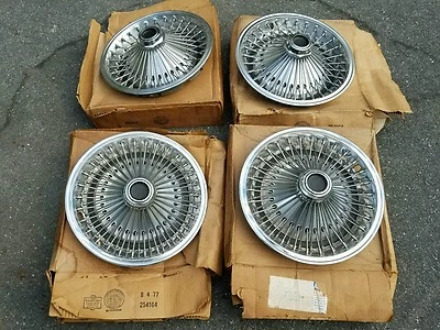 Tapacubos de rueda de alambre de 14" Mopar Dodge Plymouth Charger Road Runner años 70 nuevo de stock Foto 1 de 4