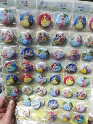  Broches de princesa de dibujos animados 48 piezas prendedores de solapa insignia en mochila accesorios 30 mm Foto 1 de 4