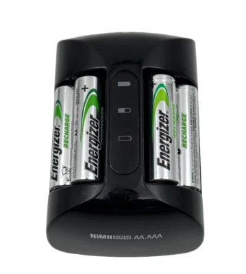 Energizer NiMH Battery Charger CPRO-DE for AA & AAA + 4 AA Rechargeable Batt - Image 1 of 4
