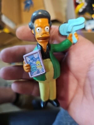 FIGURA DE ACCIÓN PARLANTE BURGER KING COMIDA PARA NIÑOS - PELÍCULA DE LOS SIMPSON - APU NAHASAPEEMAPE Foto 1 de 3
