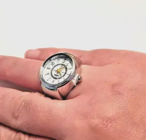 Fashion Mini Quartz Watch Finger Ring For Men Women Jewelry Gift - Picture 1 of 3