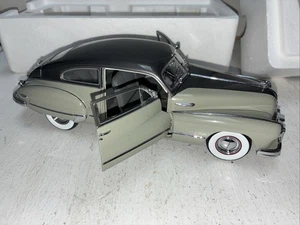 Danbury Mint 1:24 1948 Buick Roadmaster Coupe Cumulus Gray NIB - Picture 1 of 5