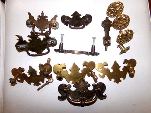 Big  Lot Antique Vintage Hardware Parts Drawer Pull Assortment Bail Bar Brass - Picture 1 of 8
