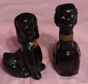 JUEGO DE 2 FIGURAS DE PERRO CANICHES NEGROS MEDIADOS DE SIGLO AÑOS 50 JAPÓN REDWARE CERÁMICA - Imagen 1 de 7