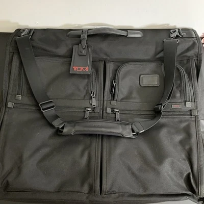 TUMI - Alpha Negro Bolsa de Ropa Traje Equipaje con Correa para el Hombro - No. 22134DH Foto 1 de 4