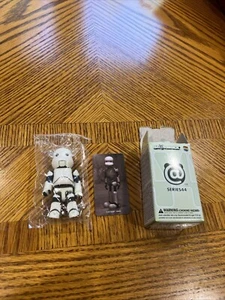 Bearbrick Junk Head JunkHead Series 44 Artist Be@rbrick 100% Medicom w/ card - Picture 1 of 12