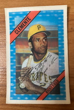 1972 Kellogg's Baseball #49 Roberto Clemente - Slight Crack