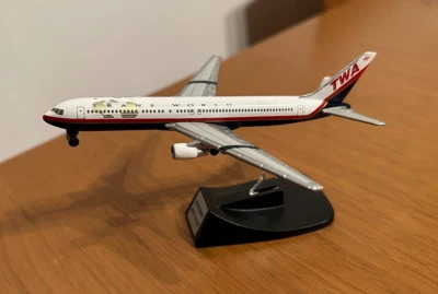 Aereo di linea Boeing 767-346S - TWA - Fabbri - 1/460 - Immagine 1 di 3