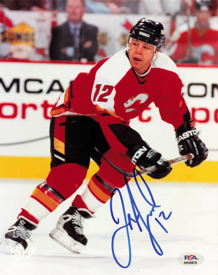 Foto autógrafa firmada por Jarome Iginla Flames 8x10 PSA/ADN AN36878 Foto 1 de 1