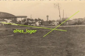 orig. Foto 2ª GM avión desguace naufragio accidente hangar torre de agua [3307-37] - Imagen 1 de 3