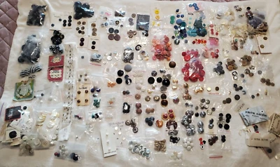 Great Grandmas+ Seamstress Vintage Old Antique Buttons Multicolor Assortment Mix - Image 1 of 4