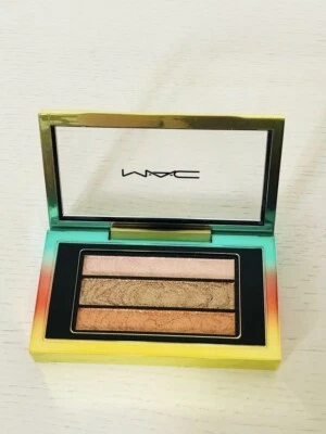 MAC Warm Wash Veluxe Pearlfusion Eyeshadow Trio BRAND NEW IN BOX - RARE! - Image 1 of 4