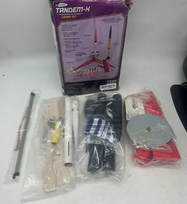 Estes 1469 Tandem-X Launch Set - Beginner Skill Level (Engines Not Included) - Image 1 of 4