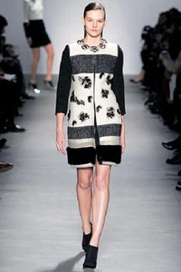 NEW GIAMBATTISTA VALLI Runway Tweed Jacket Black MINK FUR Chanel COAT 38 - Picture 1 of 12