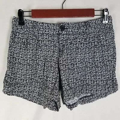 Pantalones Cortos Banana Republic Mujer 2 Negro Blanco Tiro Bajo Chino Bolsillo Frente Plano Foto 1 de 4