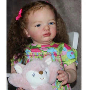 28 Zoll fertige Reborn Baby Puppe lebensecht lockiges Haar Kleinkind Mädchen mit Stoffkörper Spielzeug - Bild 1 von 3