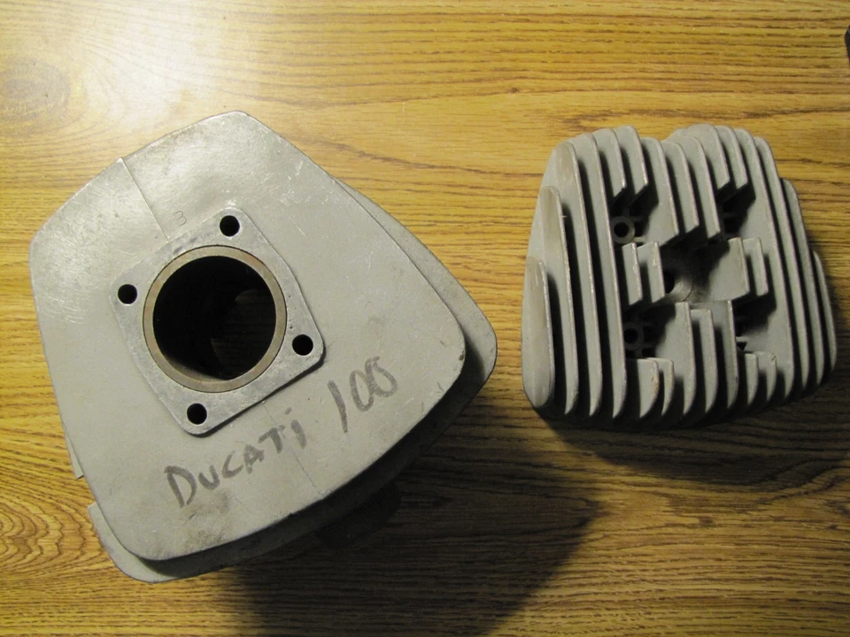 Nuevo de Lote Antiguo Años 60 1970 Ducati 100cc 48mm Motor Cilindro NUEVO Motor Cadet Mountaineer Foto 1 de 4