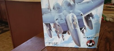 1/100 F-15E STRIKE EAGLE, CON SOPORTE DE EXHIBICIÓN, ¡A la venta hasta que todo se haya ido!! Foto 1 de 4