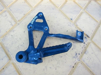 Kawasaki Ninja 600R ZX600C 1989 OEM clavija trasera izquierda pasajero Foto 1 de 4