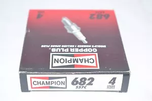 Box of 4 NEW Champion 682 Spark Plugs - Picture 1 of 2