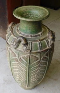 LARGE URN ( WITH FERN DECORATION )  - Picture 1 of 9