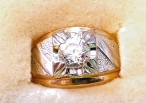 MENS 14K LINDENWOLD SIZE 9 US CUBIC ZIRCONIA VINTAGE ETCHED GOLD PLATED RING - Imagen 1 de 5