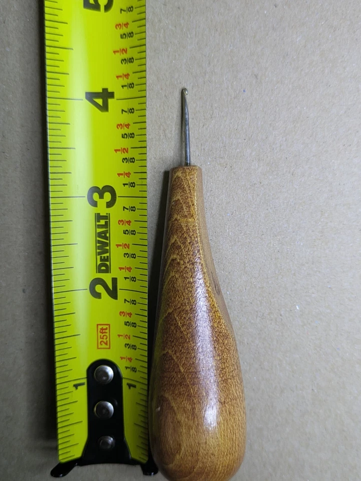 Vintage  Rug Hooking Tool, Wood Handle in great Condition! - Image 1 of 1