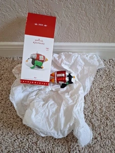 Hallmark Andenken Pinguin Ornament - für Weihnachtsbaum - Fly Musical 2016 - Bild 1 von 7