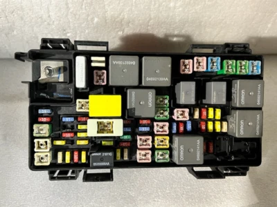 Dodge Grand Caravan 2008-2009 TPMI/caja de fusibles 56049720AM OE Foto 1 de 2