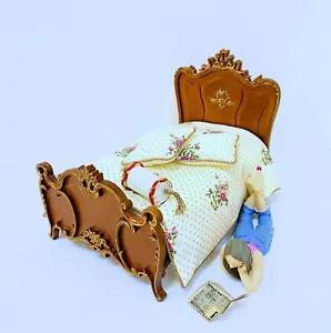 Reutter Puppenhaus Miniatur Blumen Bettwäsche mit rundem Kissen & zwei Kissen (NUR) - Bild 1 von 10