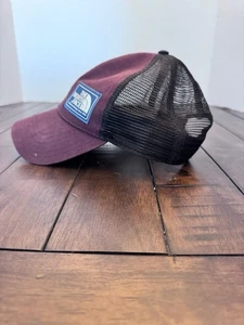 The North Face Trucker California Heritage Burgundy SnapBack - Bild 1 von 3
