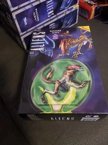 NECA Aliens - Kenner Tribute Panther Alien 7" Scale Action Figure sealed MINT - Picture 1 of 6