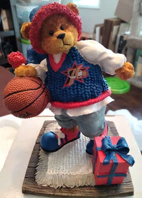 Figura OSO DE BALONCESTO The Memory Company Philadelphia 76ers 2002 Nueva en Caja Foto 1 de 4