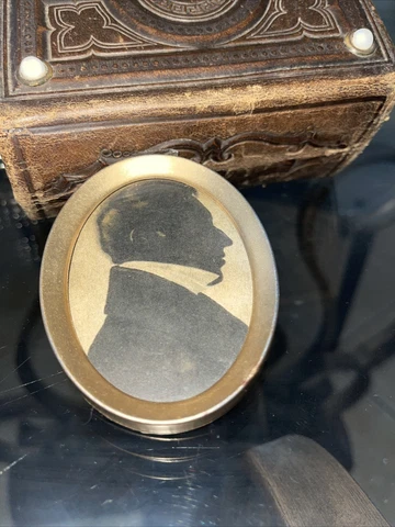 Early American Silhouette Picture  Reproduction of a Profile Cover