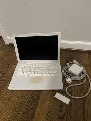 Apple MacBook - 2007, 3GB, Great Working Condition - Image 1 of 3