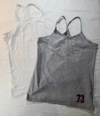 Paquete de 2 tanques con correa de espagueti de algodón BCG medianos deportivos detalles gráficos gris/blanco Foto 1 de 4