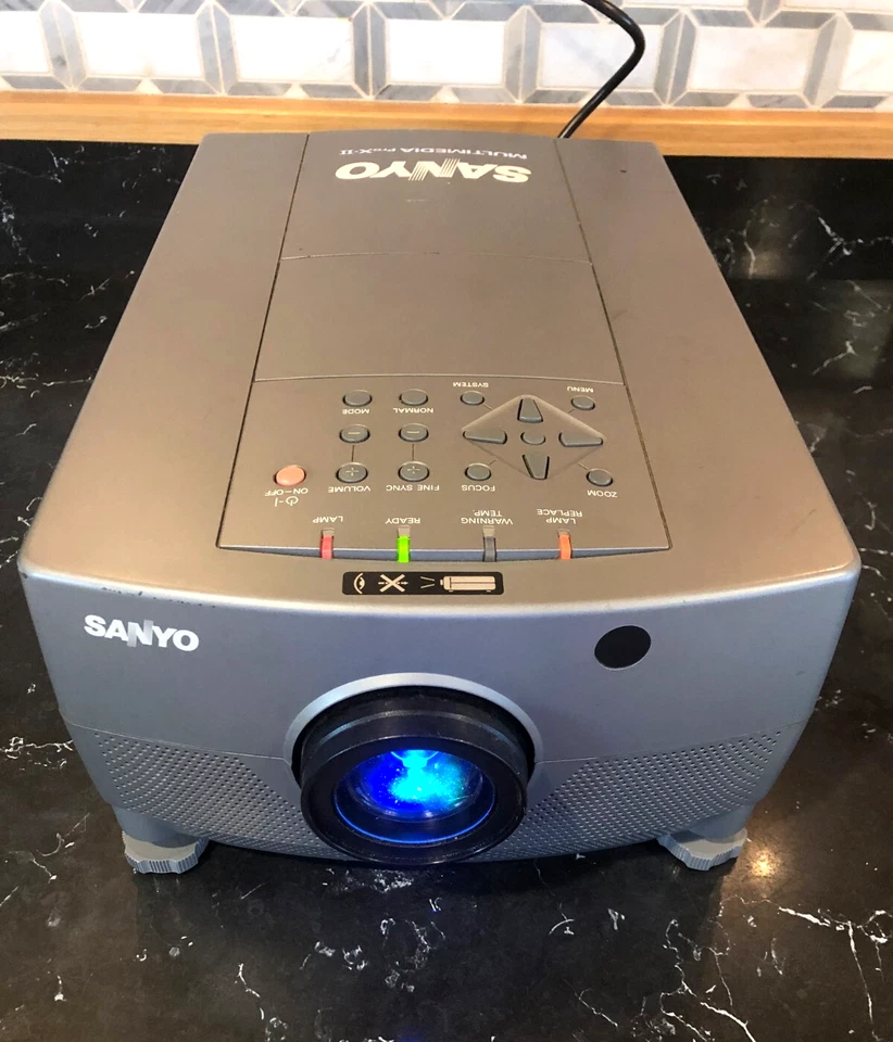 SANYO PLC-5600N Conference Multi Media  Projector PRO-X2 - Image 1 of 4