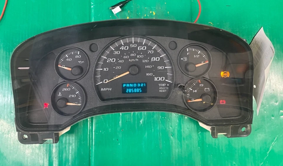 Cuadro de instrumentos velocímetro Chevy Express 2003-2007 285 k millas 10378184 Foto 1 de 3