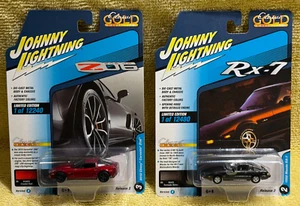 2 Johnny Lightning GOLD Classics Cars 2012 Chevy Corvette & 1982 Mazda RX-7 - Picture 1 of 4