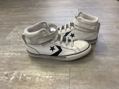 boys converse white size 4 great condition - Image 1 of 4