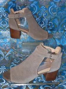 NINE WEST TAUPE SUEDE OPEN TOE SHOES SIZE 10 MEDIUM - Picture 1 of 6
