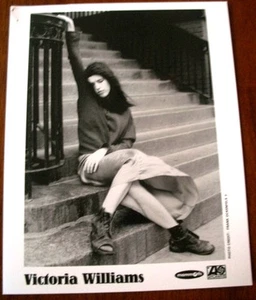 Victoria Williams 8x10 s/w Pressefoto Mammut Atlantic Records - Bild 1 von 1