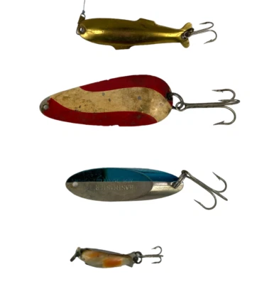 Cuatro señuelos de pesca vintage Go-Getter, Pacific Shiner, ganchos giratorios Kastmaster Foto 1 de 4