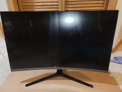 Samsung 31.5" 1920 x 1080 Curved Screen LED-Lit Monitor (S32E590C) For parts!! - Image 1 of 4